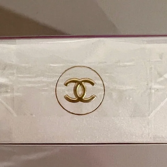 NIB CHANEL CHANCE EAU FRAÎCHE Eau de Parfum Spray, 3.4 oz. MSRP $176 - Picture 6 of 7